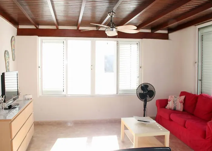 Internacional Tv Un Minuto Avenida Y Playa * Tías