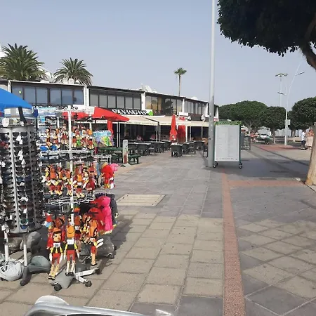 Internacional Tv Un Minuto Avenida Y Playa * Tías